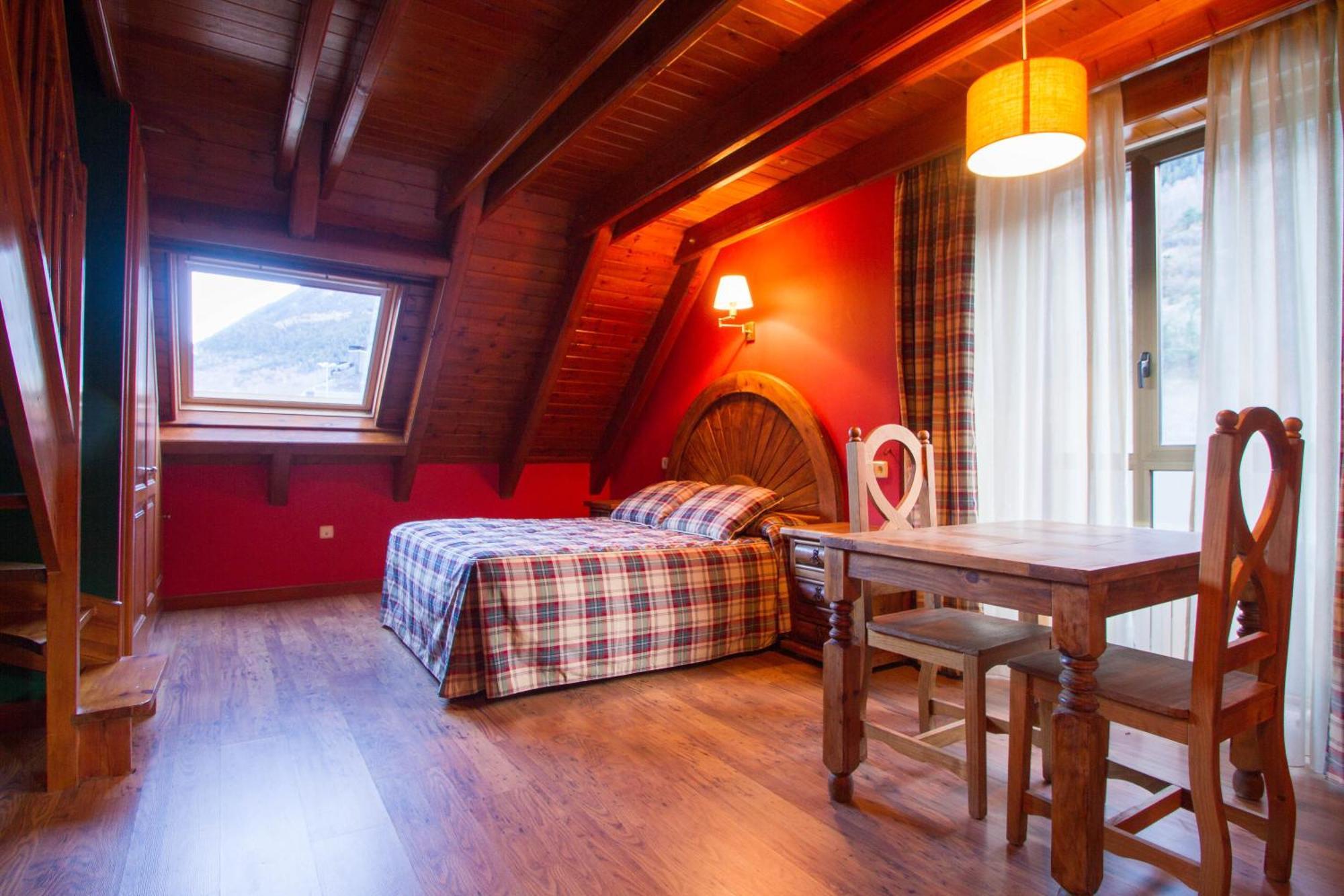 Gran Chalet Hotel & Petit Spa Vielha Exteriör bild