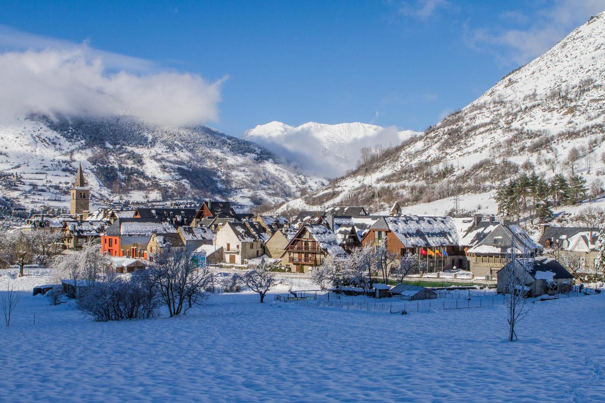 Gran Chalet Hotel & Petit Spa Vielha Exteriör bild