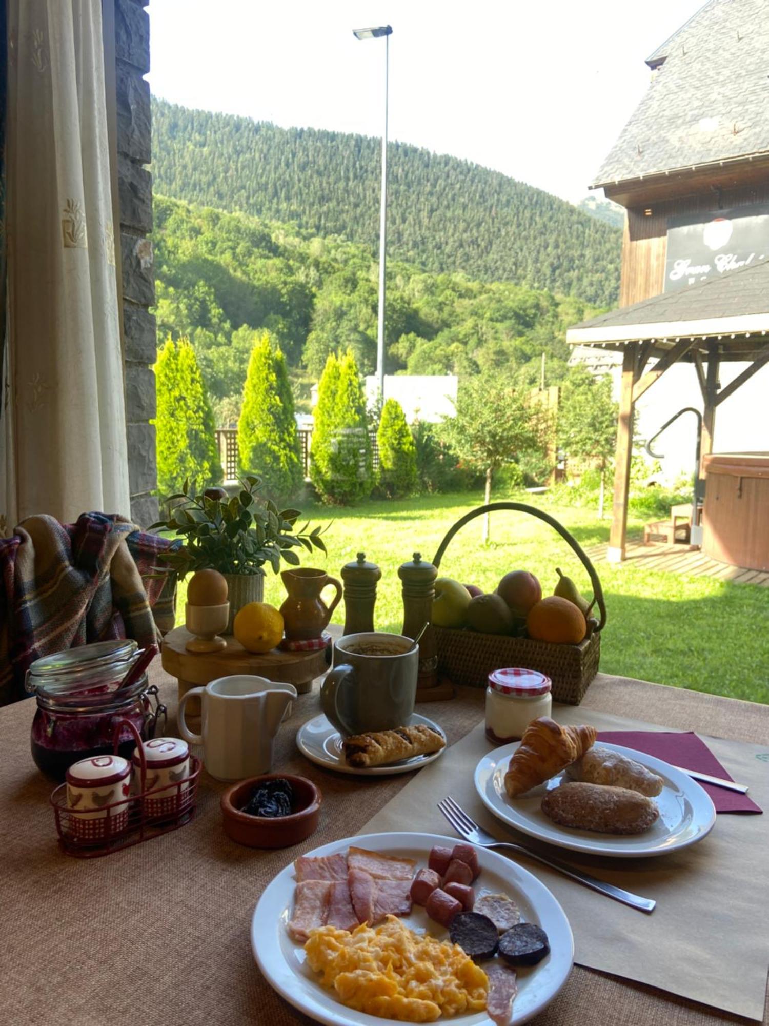 Gran Chalet Hotel & Petit Spa Vielha Exteriör bild