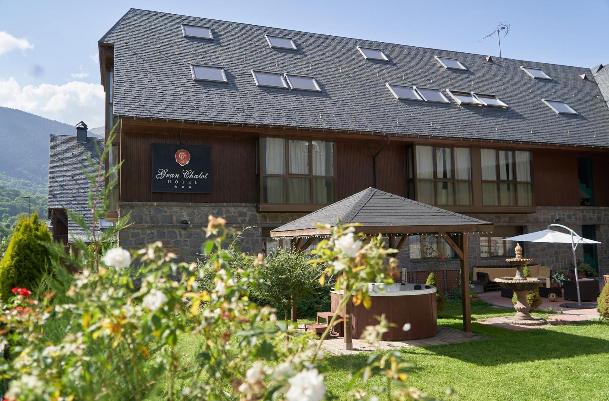 Gran Chalet Hotel & Petit Spa Vielha Exteriör bild